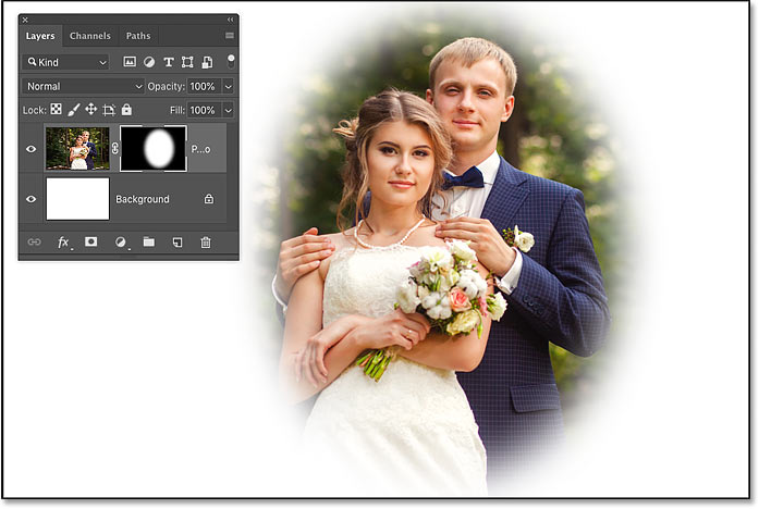 How to create a vignette effect by feathering a layer mask in Photoshop