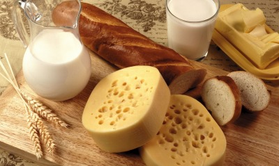 завтрак сыр багет молоко масло